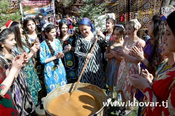 Погода огилаки поен. Наврузи Душанбе. Суманак в Душанбе. Наврузи Суманак. Наврузи Греция.