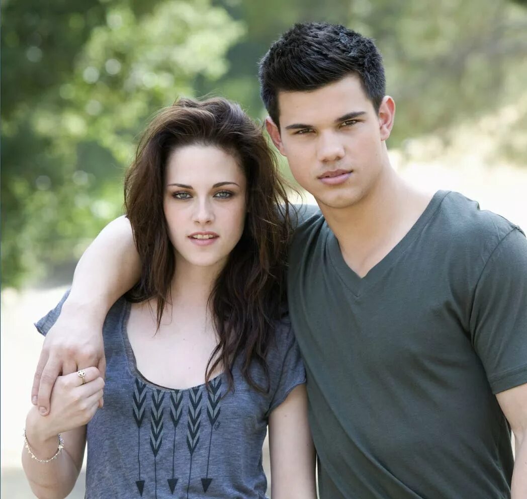 Сумерки сага затмение часть 1. Сумерки сага рассвет часть 1. Тейлор лотнер сумерки. Типа сумерки. Герои из сумерков.