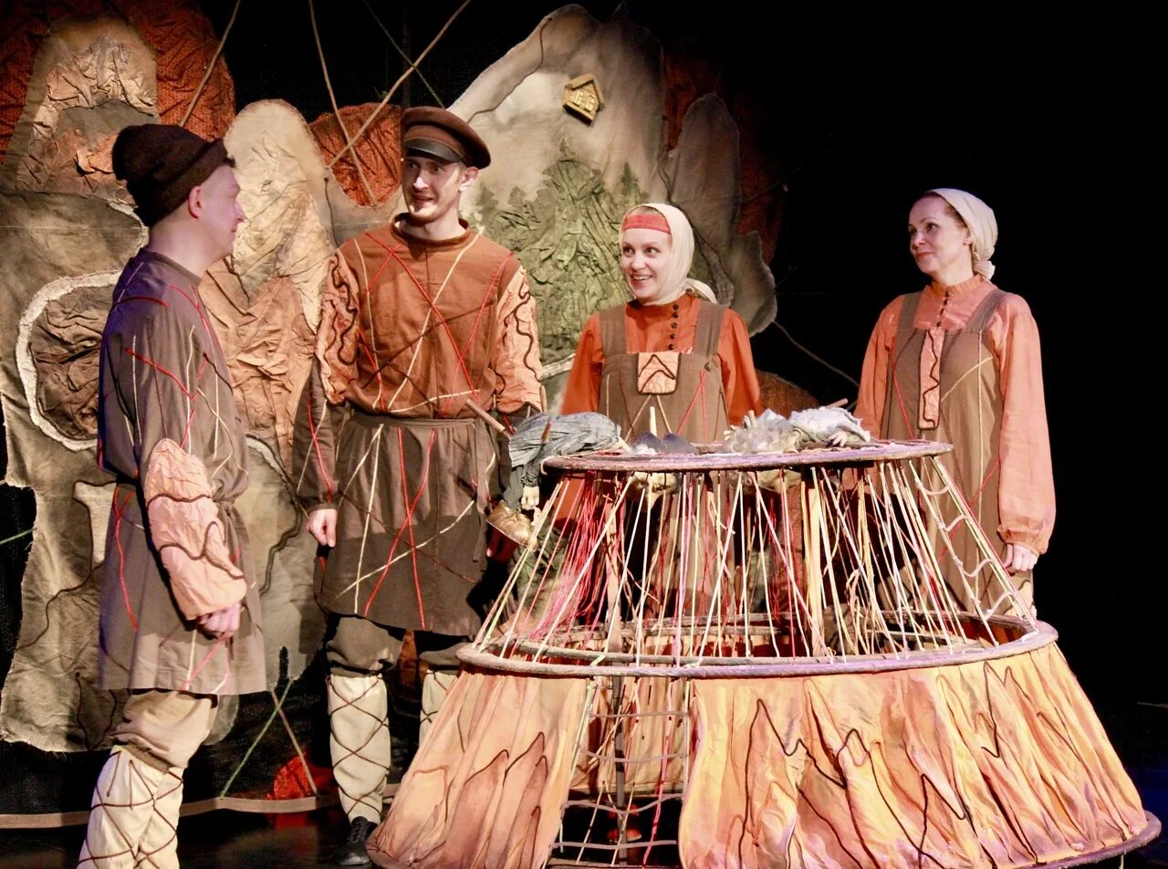 Театр актера и куклы петрушка сургут. Театр петрушка сургут официальный сайт. Прыгающая принцесса. Сургутский театр кукол. Театр петрушка сургут.