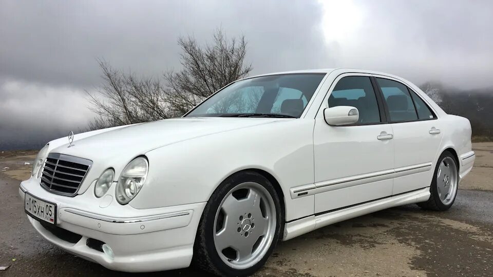 Мерс 5.5. Мерседес w210 e55 amg. мерседес 210 amg белый. e55 amg 210. mercedes e55 w210.