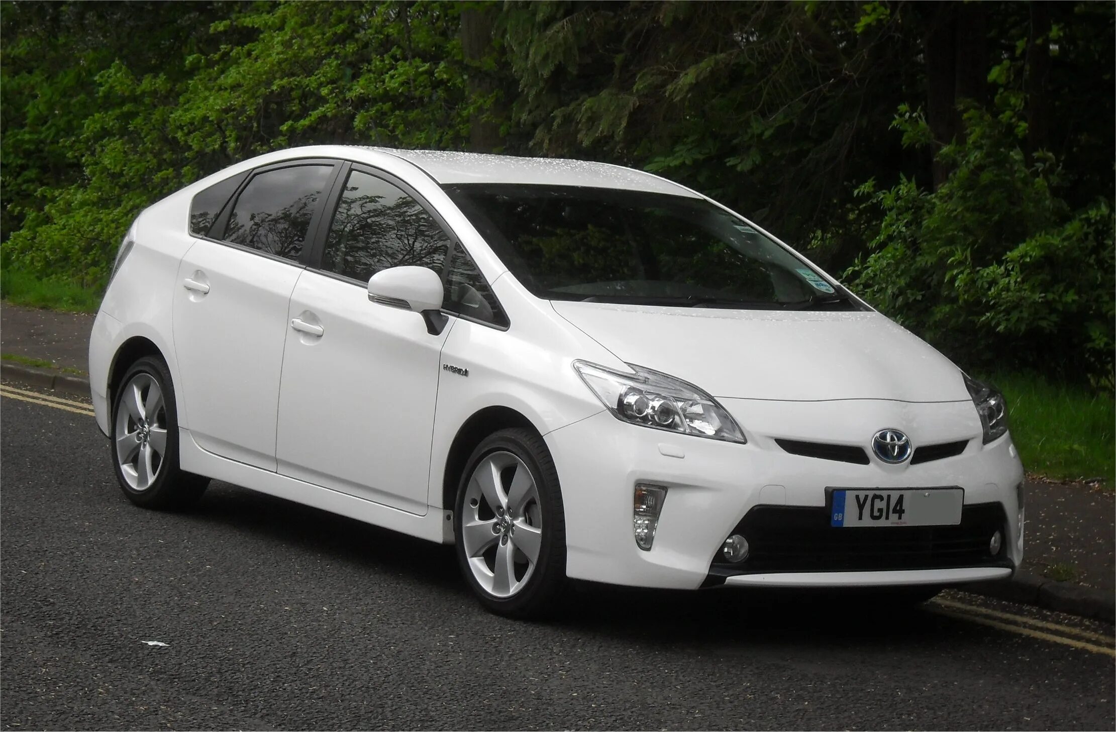 Toyota prius 2014. Тойота приус 2014 год. Тойота приус 2014 год. Тойота приус универсал гибрид. Toyota prius 2013.