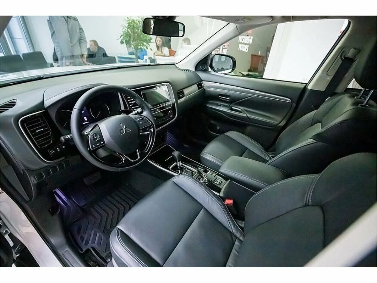 X trail t32 рестайлинг комплектации. 4wd комплектация. 4wd комплектация. 4wd комплектация. Mitsubishi outlander 2021 салон.