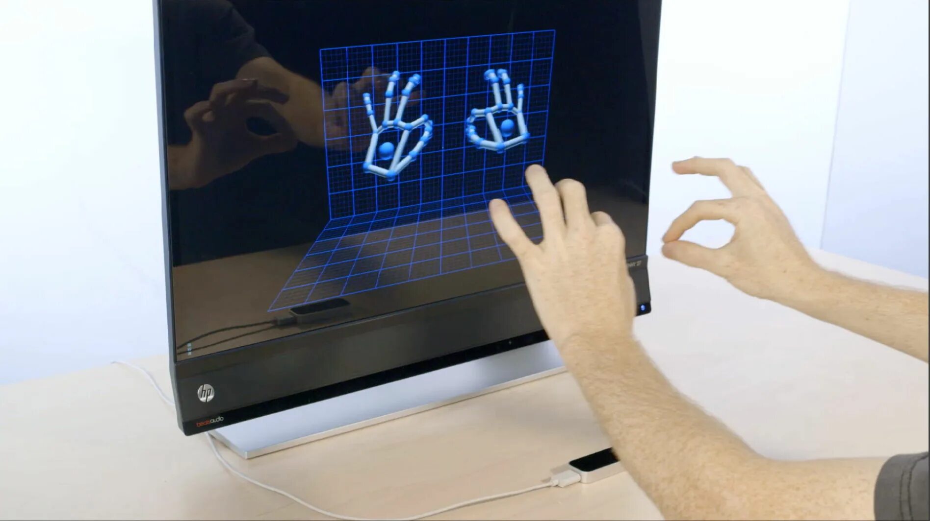 Сенсорный экран информация. Контроллер leap motion. контроллеры движения leap motion. система трекинга leap motion. сенсорный экран.