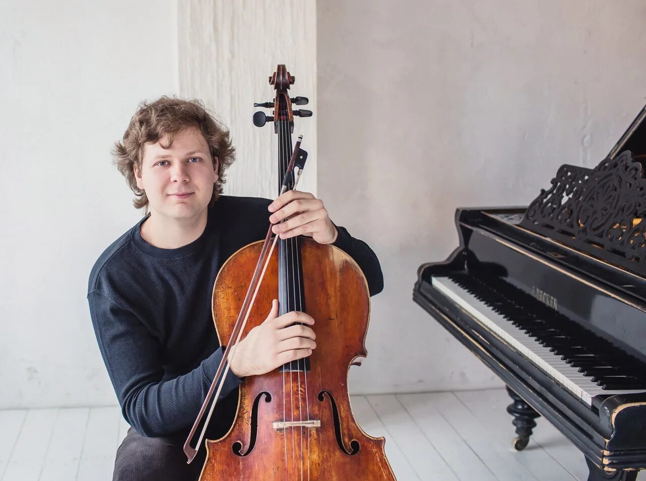 Виолончелист в оркестре. Федоров виолончель. Федор амосов виолончель. Федор амосов виолончель. Федоров виолончель.