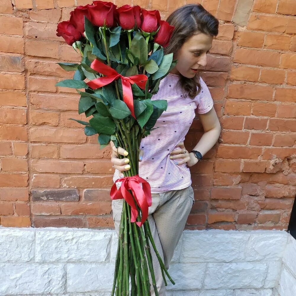 Цветы 90 см. Цветочный куст искусственный. ). Букет роз огромный. Розы 90 см.