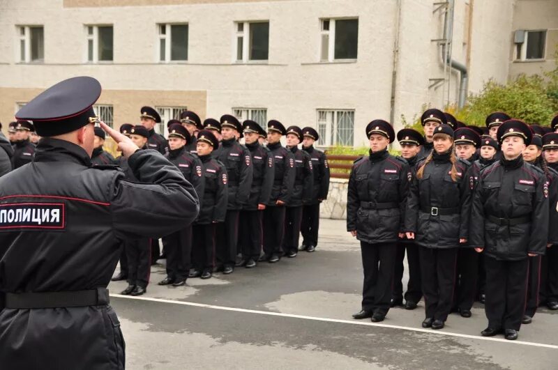 полицейский класс в школе форма. академия в мвд омске академия.