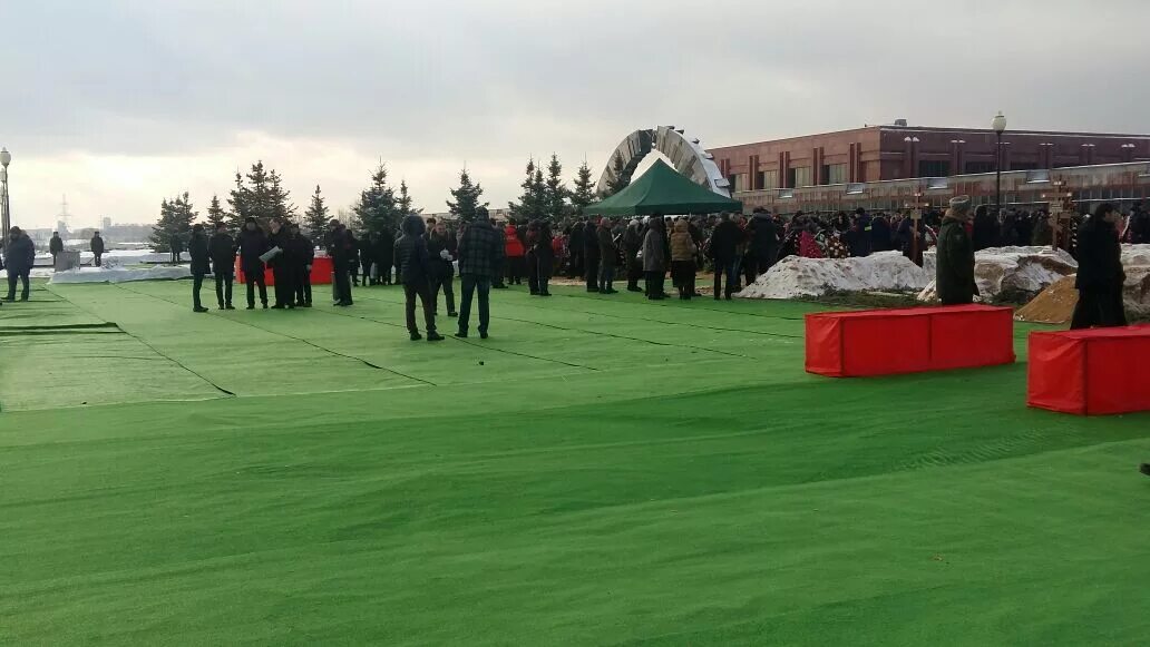 Памятник адмиралу флота Алексею Сорокину открыли на Федеральном военном кладбище