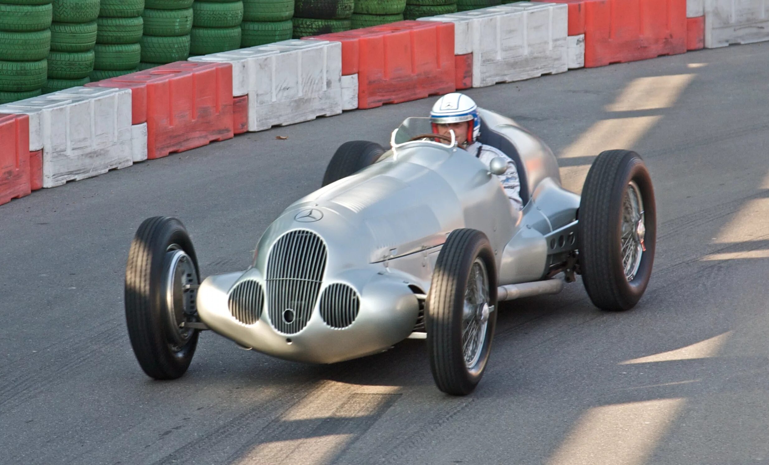 Mercedes benz w125. Мерседес w125. Мерседес w125 rekordwagen. Mercedes benz w125. Mercedes-benz w125 1937.