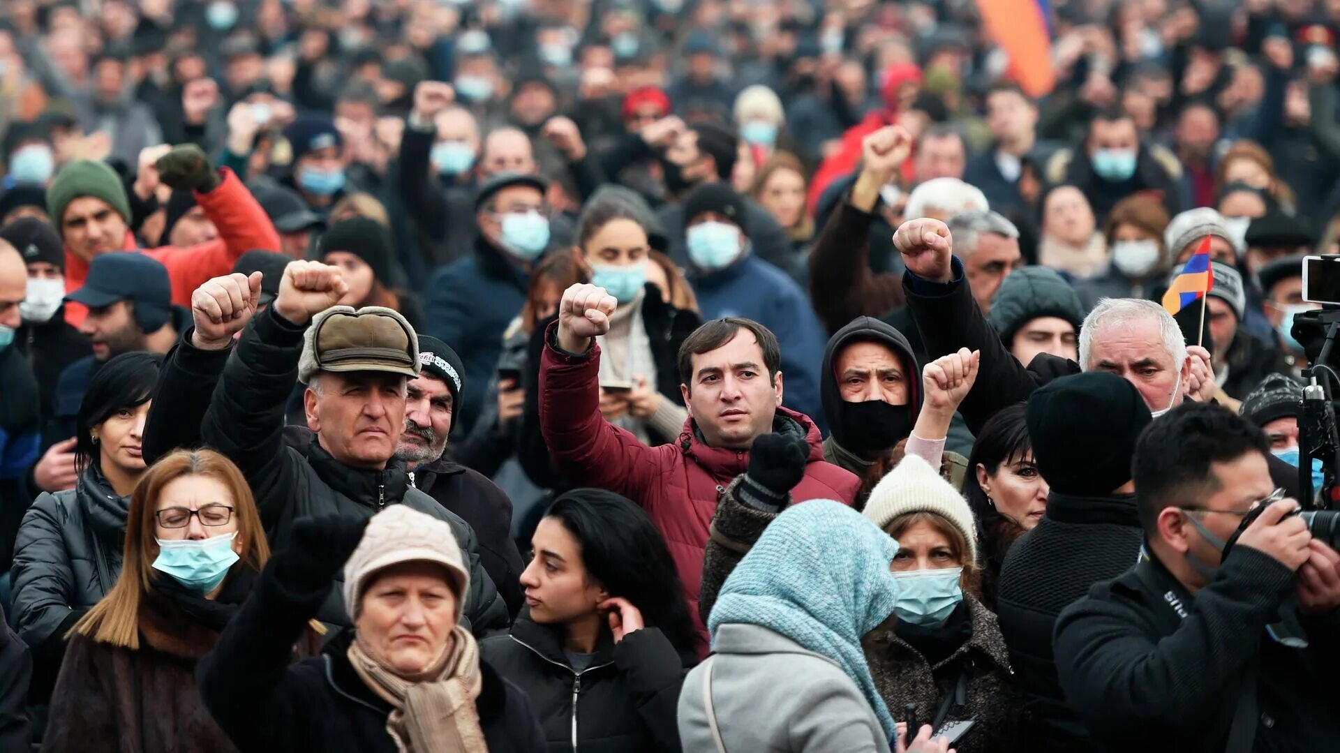 Организовать протест. Протесты в Армении 2021. Митинг в Ереване. Митинг в Армении против Пашиняна фото. Спутник Армения протесты в Армении 2022.