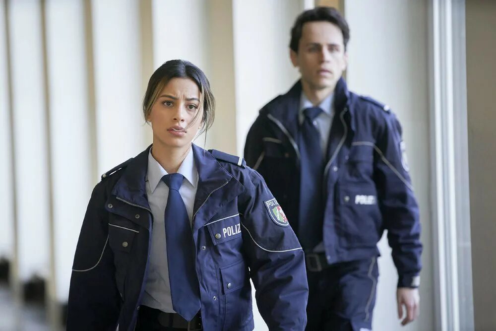 Дорожную полицию кобра. Кобра 11 сериал. спецотряд кобра 11. кобра 11 дорожная полиция. спецотряд `кобра` сериал.