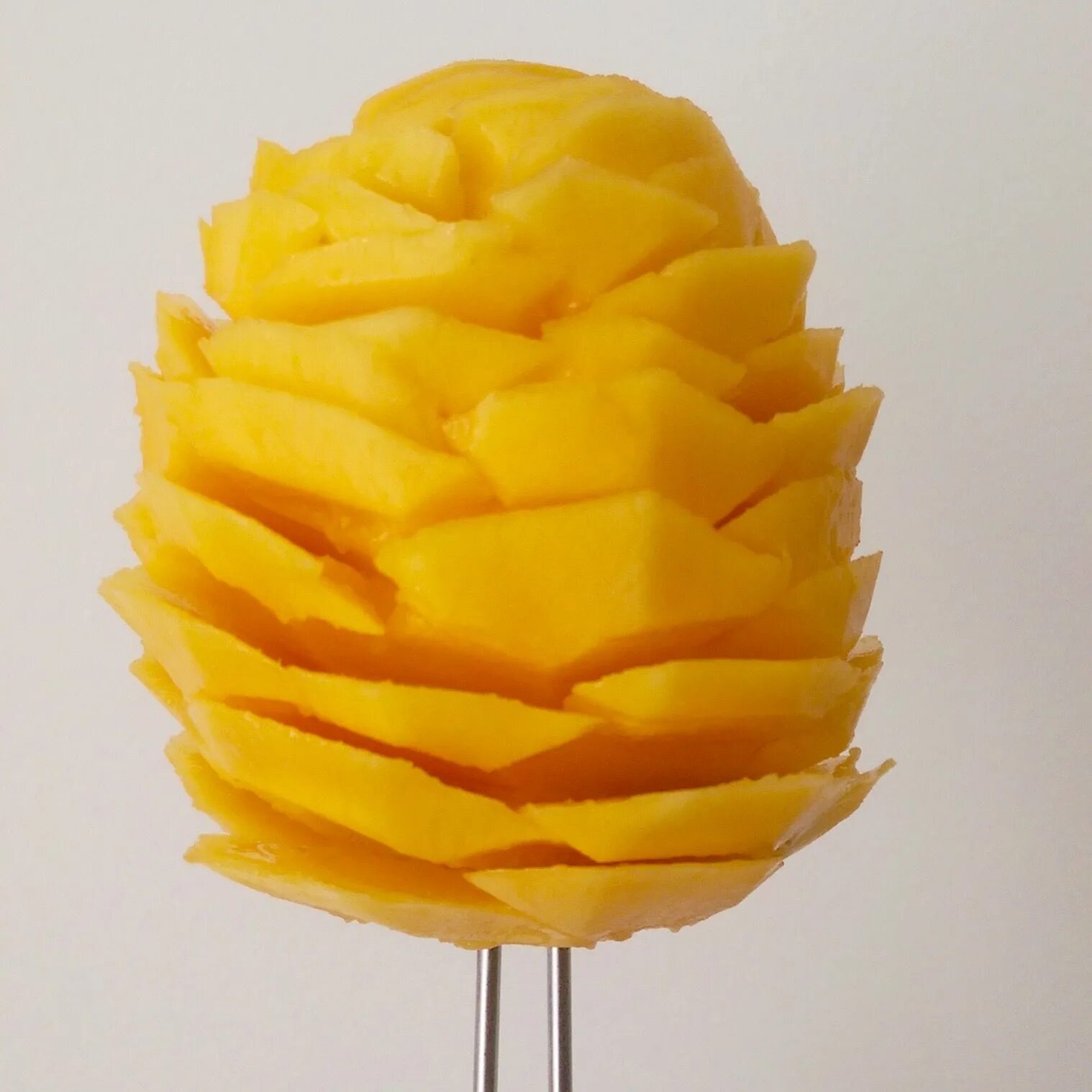 сорбе с манго и ананасом. что можно сделать из манго. Mango cut. аэстетика манго. сорбет из манго.