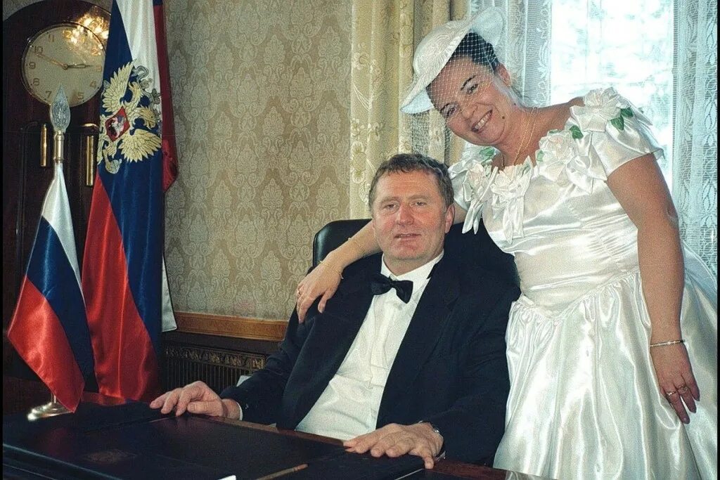 Семья жириновского владимира вольфовича семья жена. Есть ли дети у жириновского. Есть ли дети у жириновского. Внебрачные дети жириновского владимира вольфовича. Семья жириновского владимира вольфовича семья.