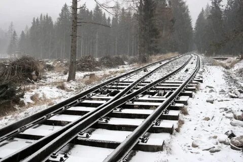 След поезда какой