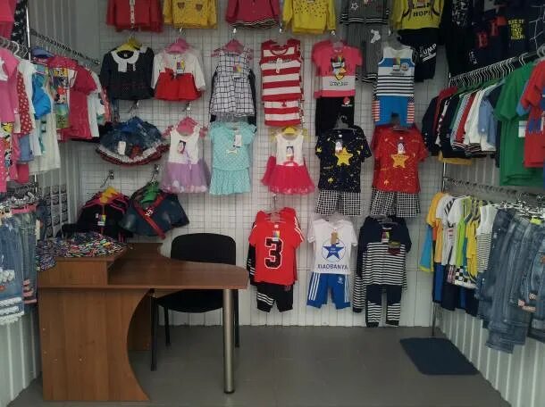 маленький отдел детской одежды. магазин бэби стиль кавалерово. магазин одежды спортмастер. магазин детской одежды хабаровск. магазины детской одежды севастополь.
