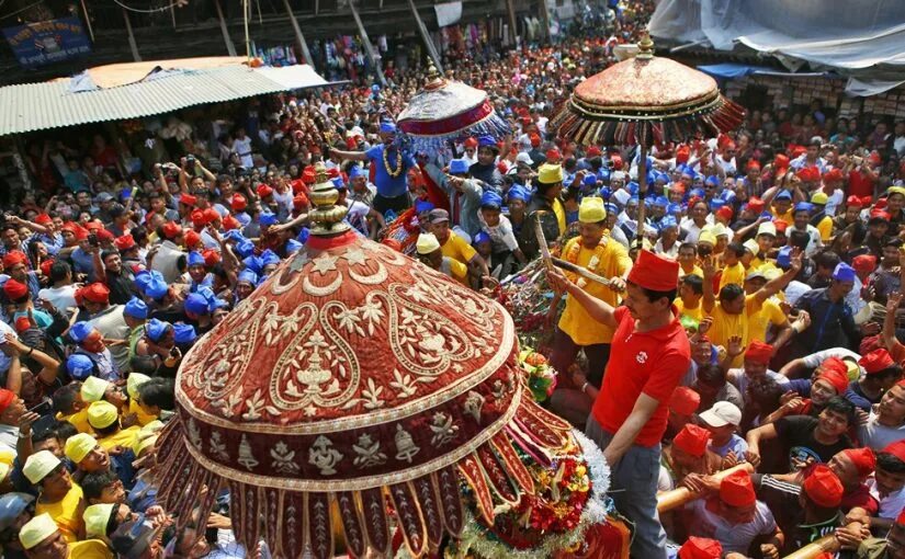 Бискет джатра. Непал индра джатра. bisket jatra. bisket jatra nepal. в непале - гаи джатра.