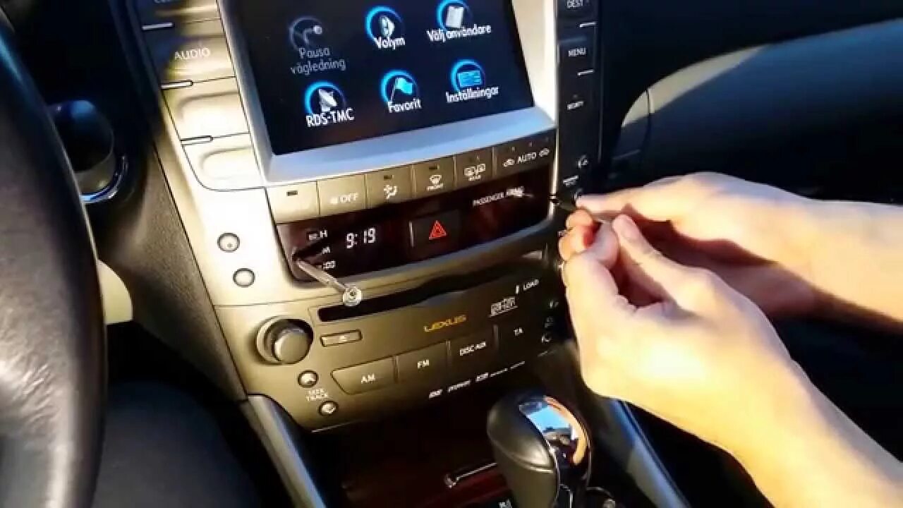 Как подключить телефон к машине лексус Как подключить айфон к лексусу через блютуз КарЛайн.ру