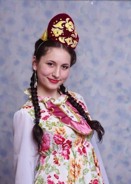 Дина абдуллина татар кызы. Нация татаров. Кызы. Татарки в национальной одежде. Марья мавлиханова татар кызы.