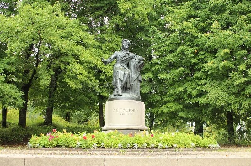 Как изображен поэт памятник пушкину. Пушкин и крестьянка псков. памятник пушкин и крестьянка псков. monument to alexander pushkin сургут.