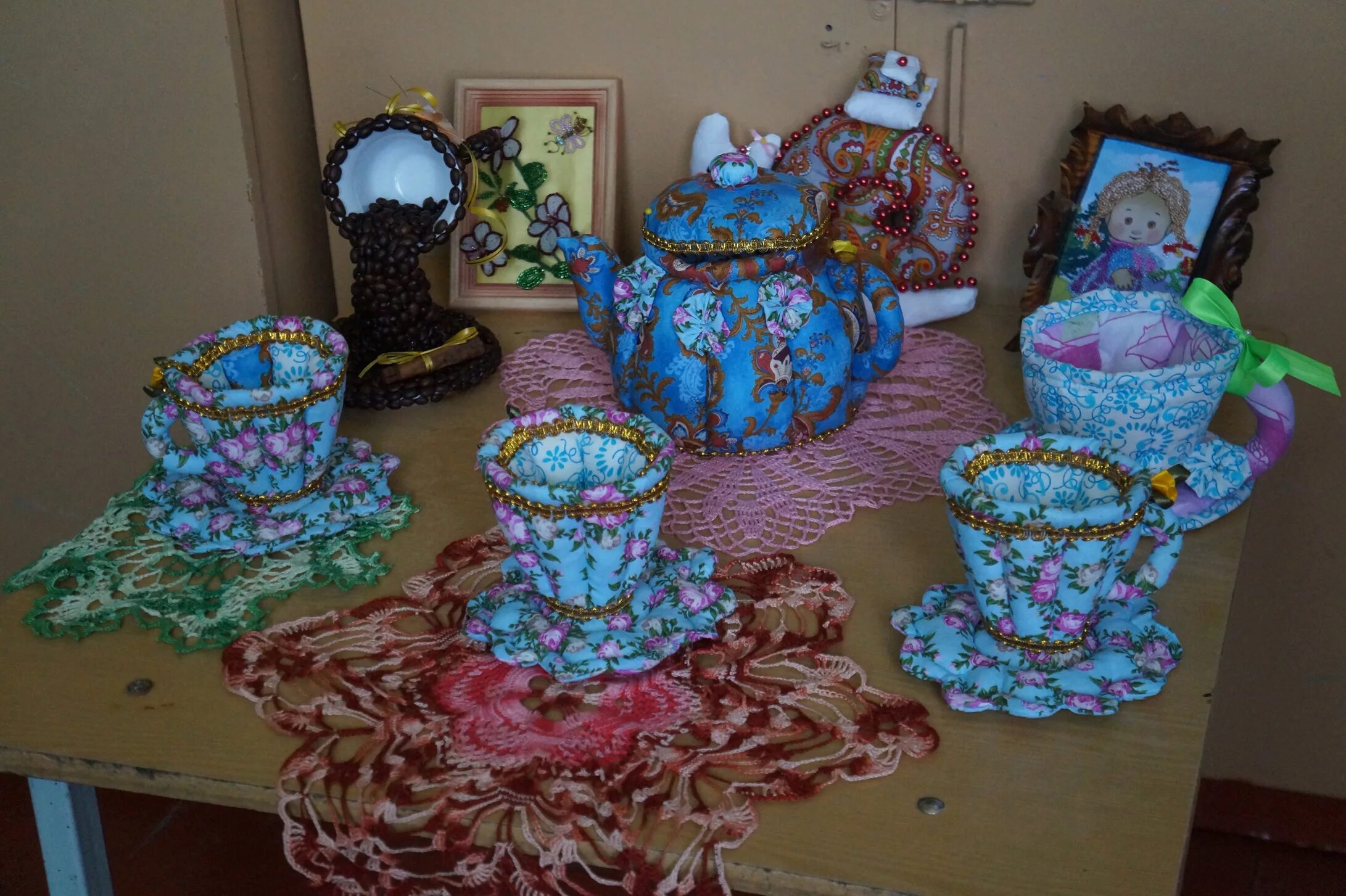 прикладное творчество материалы. квиллинг цветочки. прикладное творчество для детей. бихайв квиллинг. цветы для рукоделия.