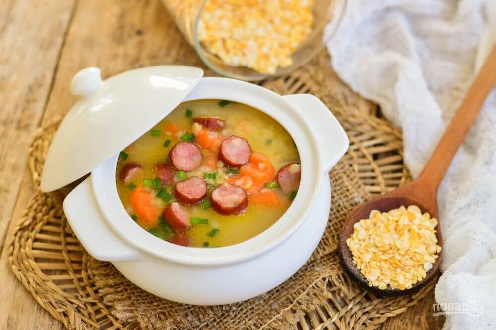 Суп гороховый. Густой гороховый суп. Суп вегетарианский с вермишелью. Суп-пюре «гороховый».