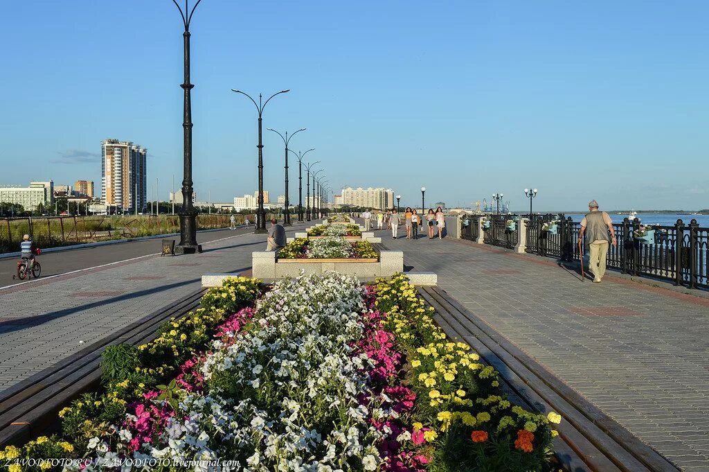 Сайт г благовещенск амурская область. Набережная города Благовещенска Амурской области. Благовещенск Амурская область набережная Амура. Лето набережной Благовещенск Амурской области. Площадь города Благовещенска Амурской области.