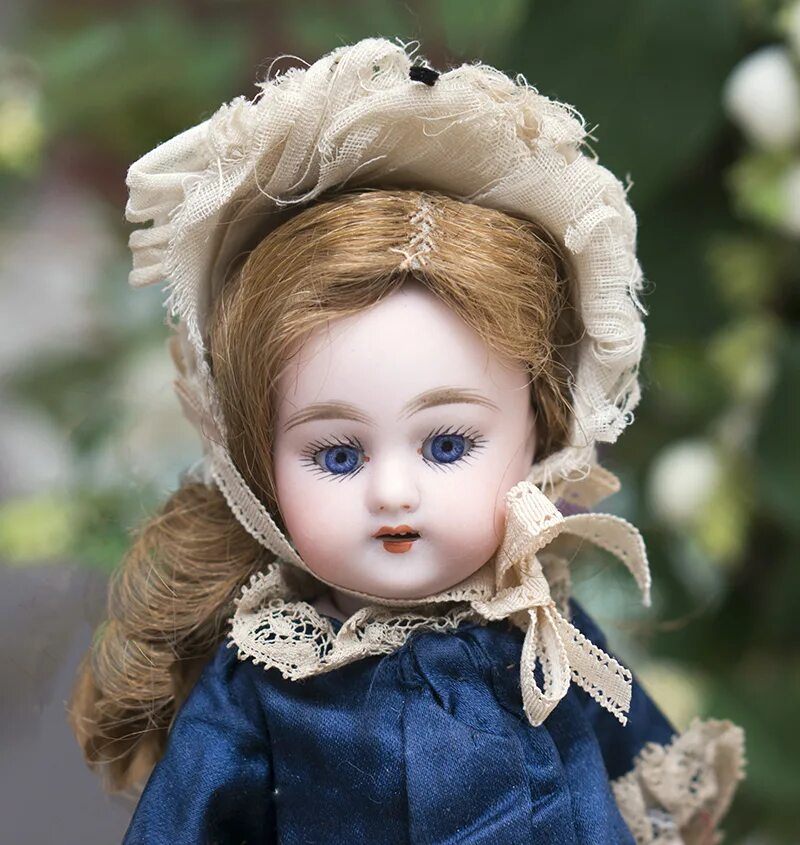 Старая куколка. Куклы Simon Halbig Антикварные. Старинные фарфоровые куклы. Кукла фарфоровая. Красивые старинные куклы.