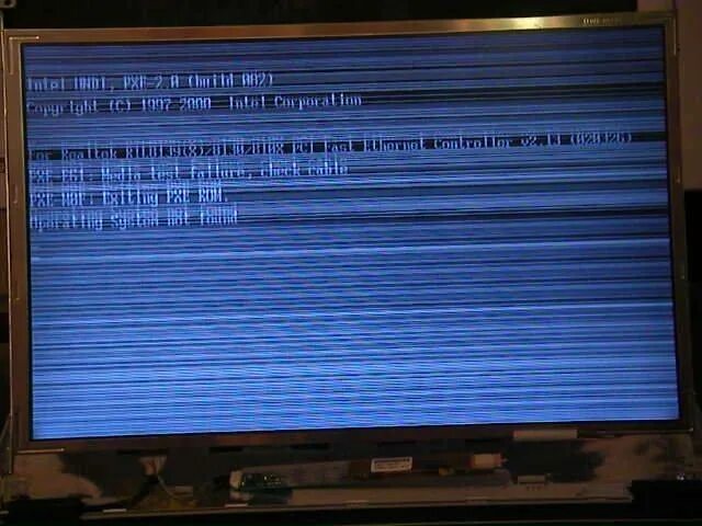 Полосы на экране. Горизонтальные полосы на экране монитора. Горизонтальные полоски на мониторе. Полоски на экране компьютера горизонтальные. Мерцает экран причины