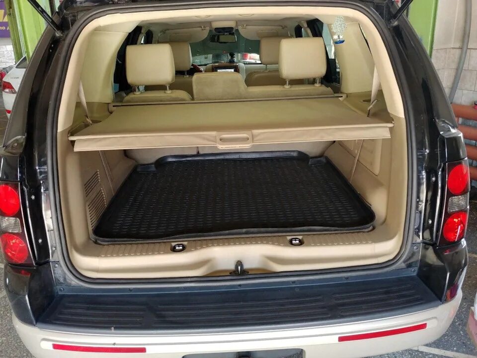 Форд эксплорер 3 багажник. Багажник форд эксплорер 4. Ford explorer 4 салон 3 ряд. Форд эксплорер 4 ширина багажника. Форд эксплорер багажник.