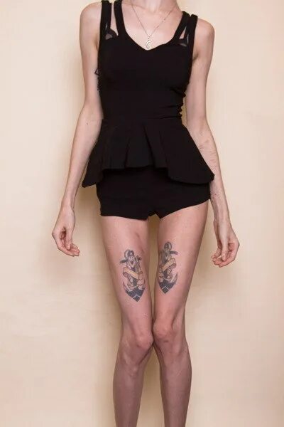 Е тощую. Худые девушки. Худые девушки. Худые девушки. Тонкие ноги.