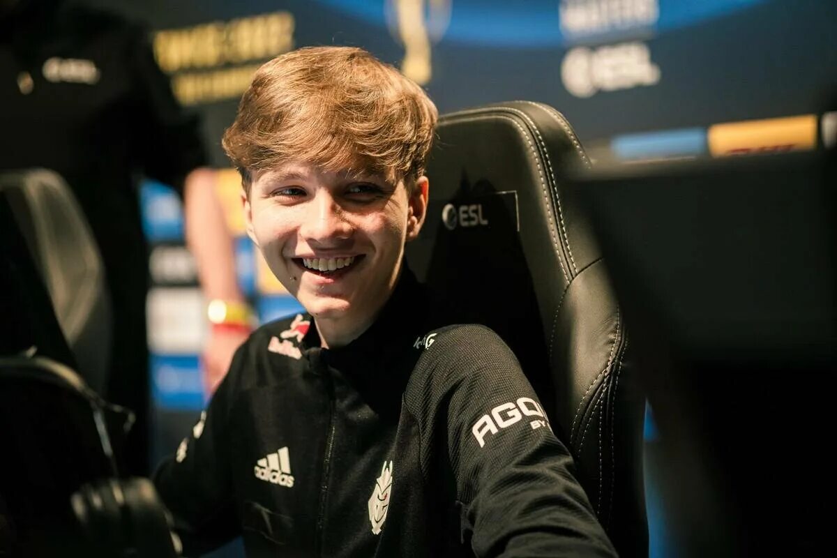 Илюша монеси. Илья m0nesy осипов. Илья m0nesy. Ник монеси. Илья m0nesy 2022.