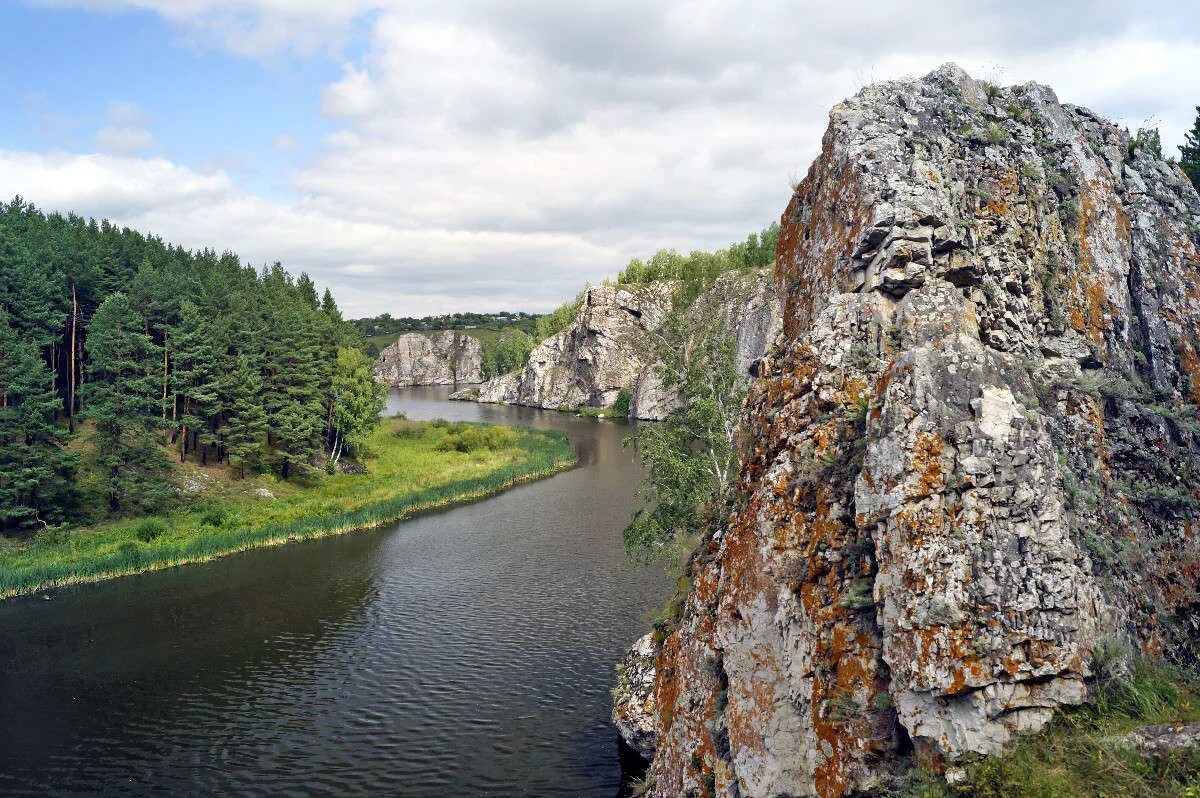 Какие водные объекты находятся в свердловской области. Река Исеть. Река Исеть Свердловская область. Исток реки Исеть Свердловская область. Река Исеть Урал.