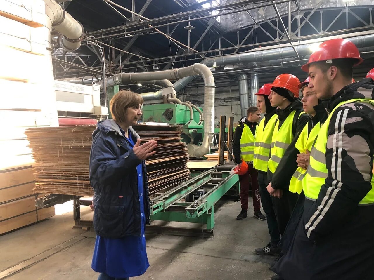 Фанерный завод власть труда. Завод власть труда нижний ломов. Власть труда нижний ломов. Фанерный завод нижний ломов. Нижний ломов фанерный завод власть труда оао.