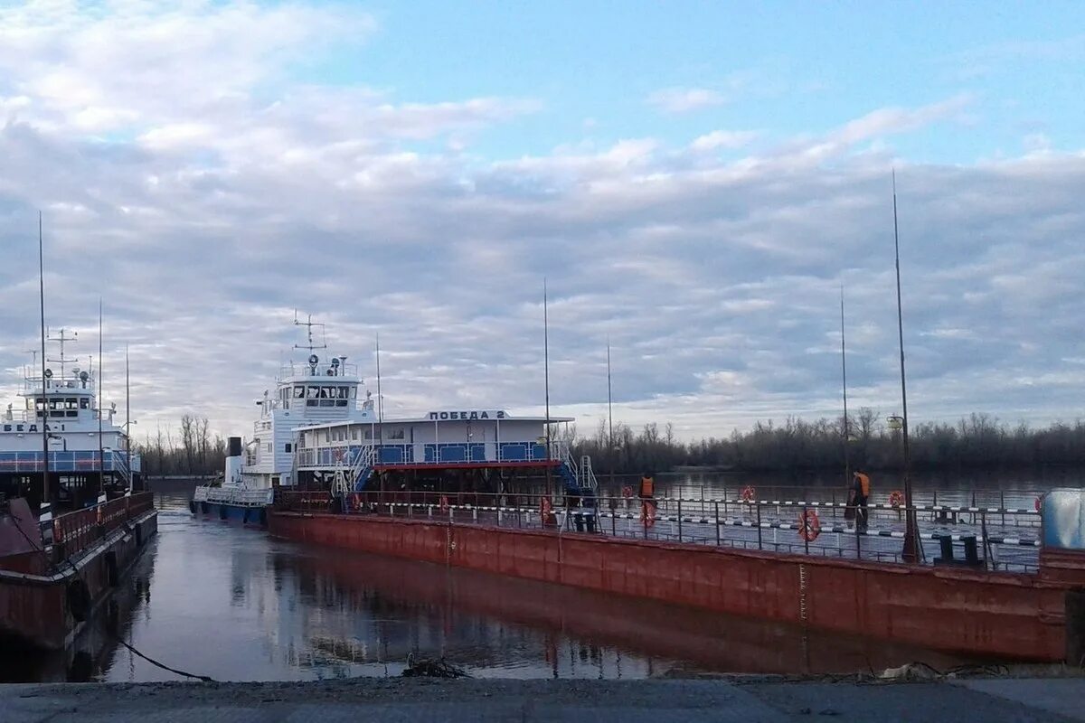 Купить билеты на паром салехард. Паром Салехард Приобье. Паром победа Салехард-Приобье. ОИРП паром Салехард Приобье. Победа 3 паром Салехард Приобье.