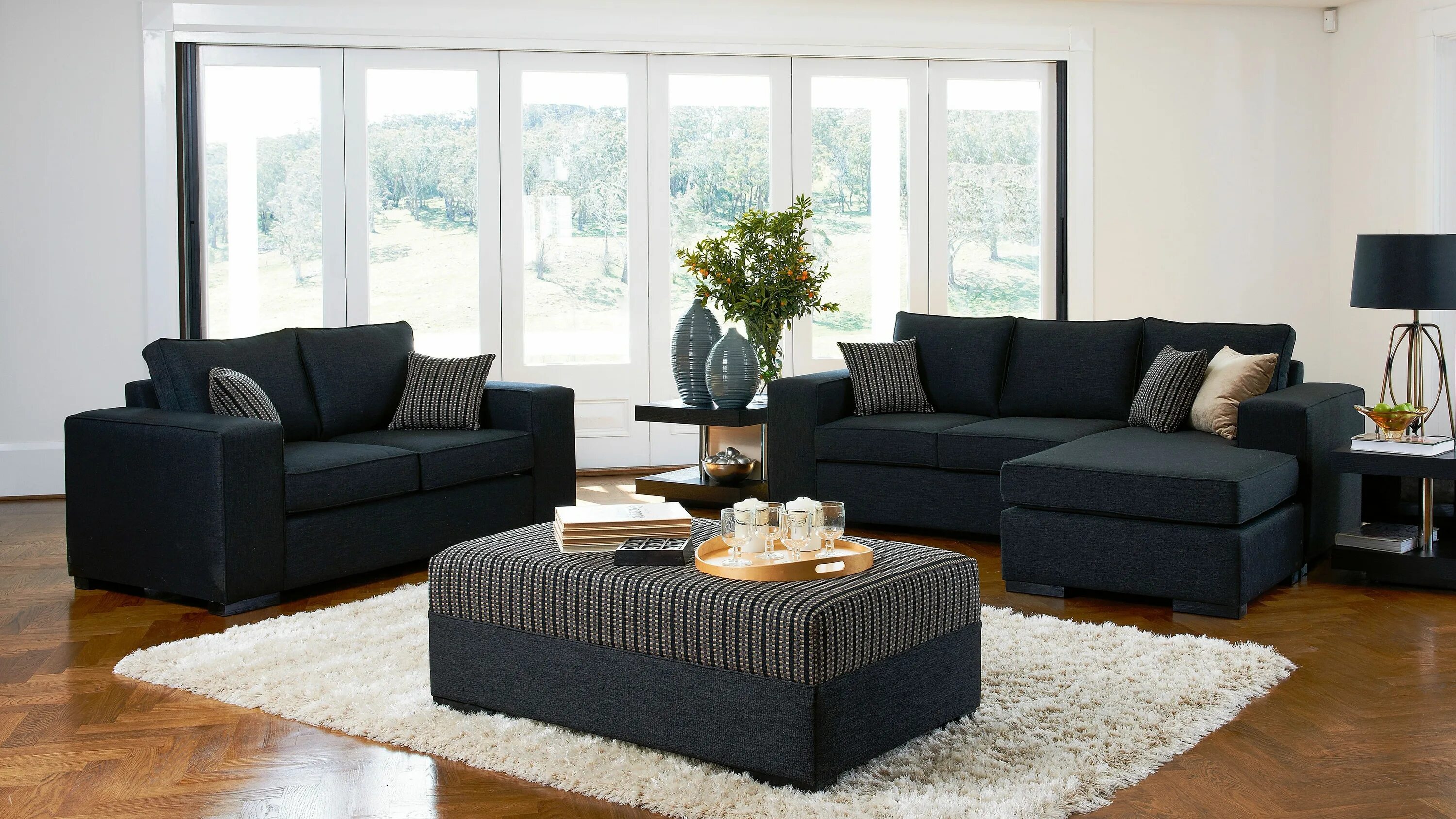Three piece suite. Мебель монто чино. lounge suite. lounge with furniture pic in english.