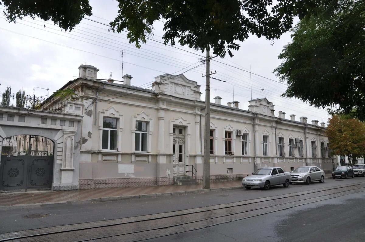 Евпатория ул революции 37. Евпатория ул революции 37. Революции 61 евпатория. Евпатория. Революции 34/1/1 евпатория.