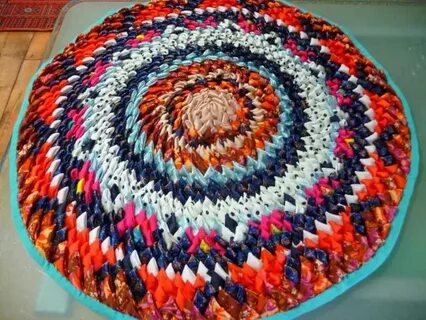 Круглый коврик из лоскутков