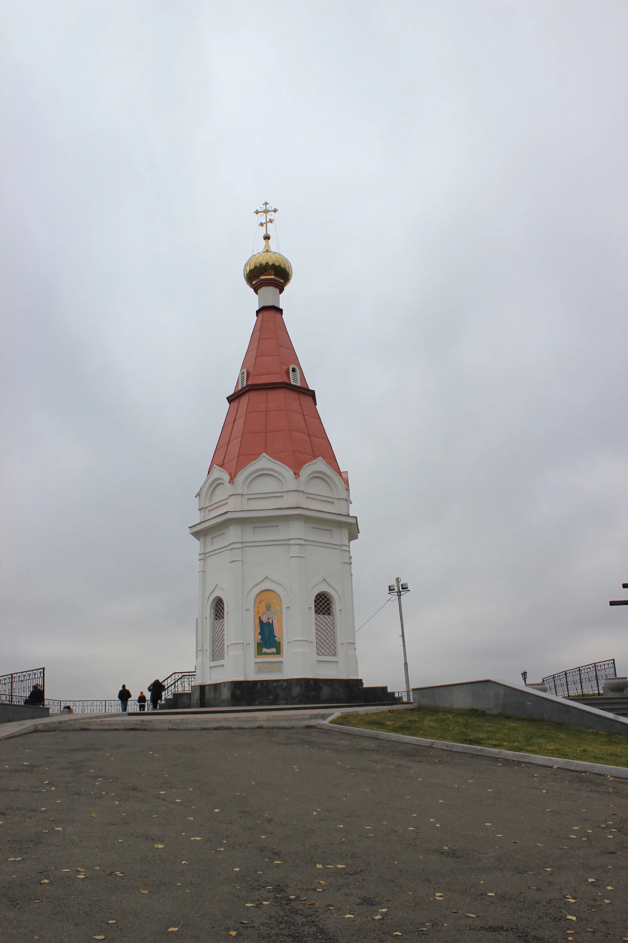 Погода в большой талде прокопьевского. Часовня Красноярск. Часовня Красноярск район док на горе. Караульная гора. Часовня башня в Красноярске в центре.