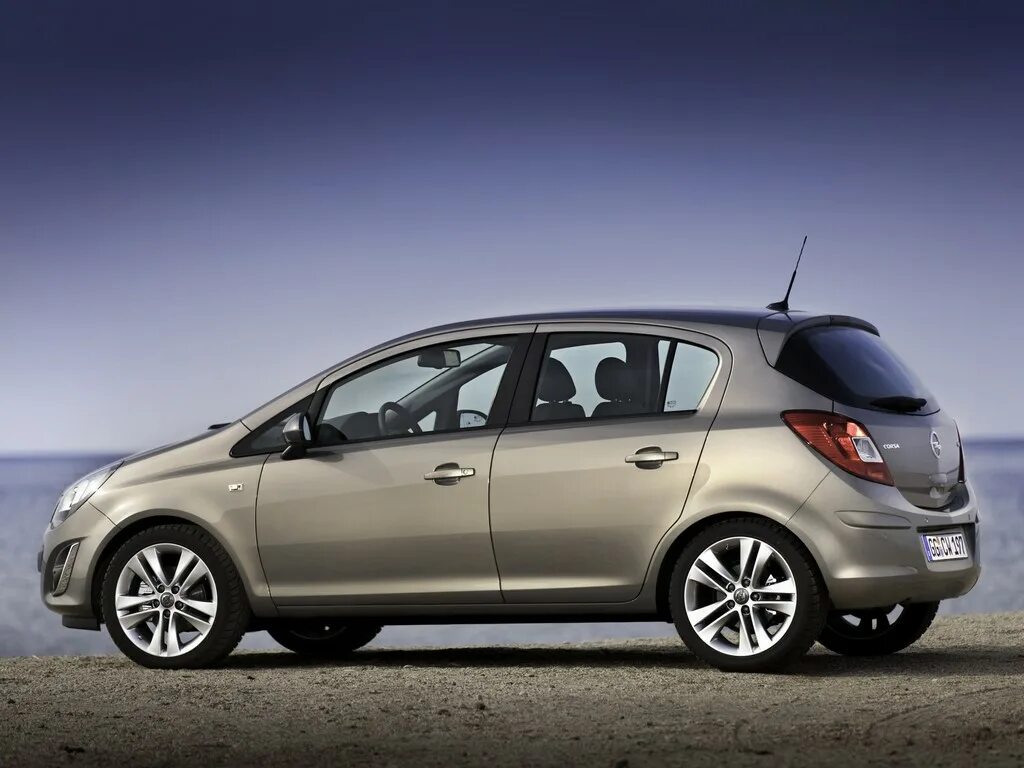 Ремонт opel corsa. Opel Corsa 2013. Opel Corsa 2010. Opel Corsa хэтчбек. Опель Корса хэтчбек 5 дверный.