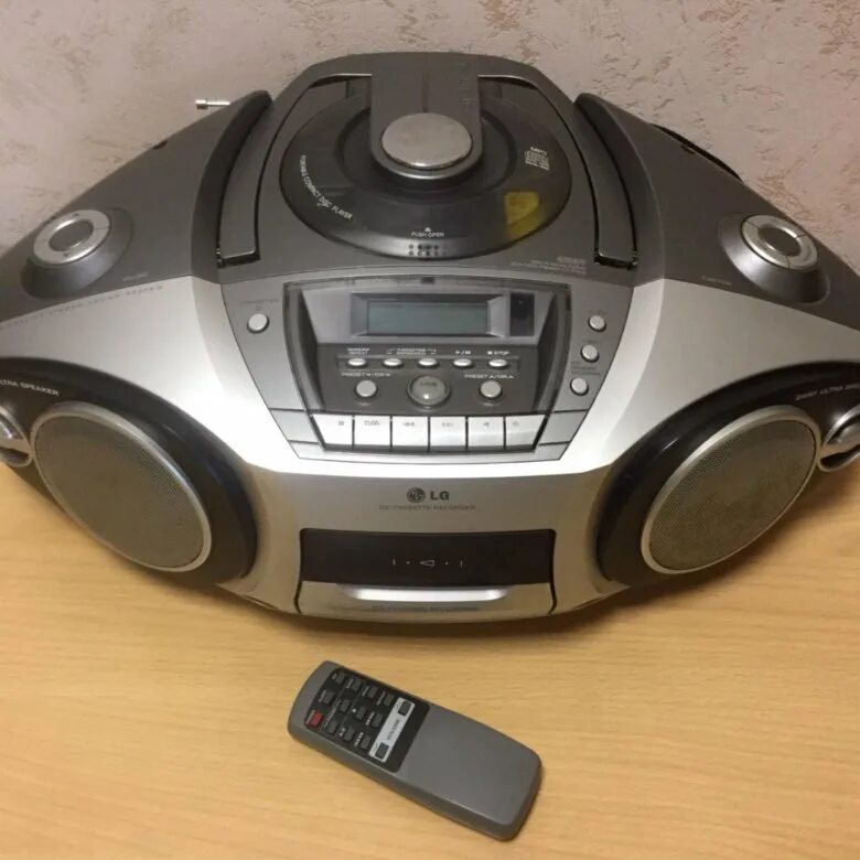 Lg cx бумбокс 380вт. Lg lpc-lm735x. Бумбокс lg 2000. Бумбокс магнитофон lg 2000. Бумбокс lg.