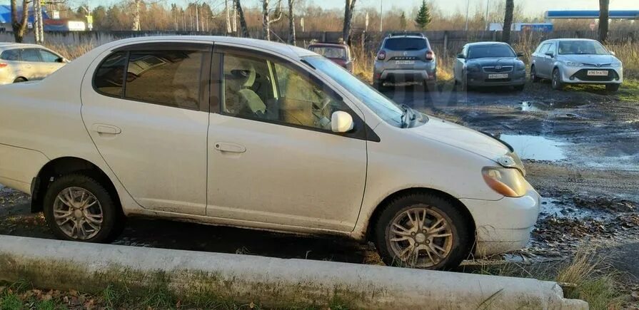 Toyota platz 2002. Toyota platz 2005 года. Тойота платц 2002 рестайлинг. Тойота платц 2005 года. Toyota platz 2005 года.