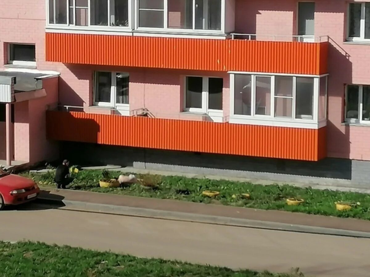 08. Киров из окна. Упал парень в коминтерне киров. Киров выпали из окна. В кирове девушка выпала из окна.