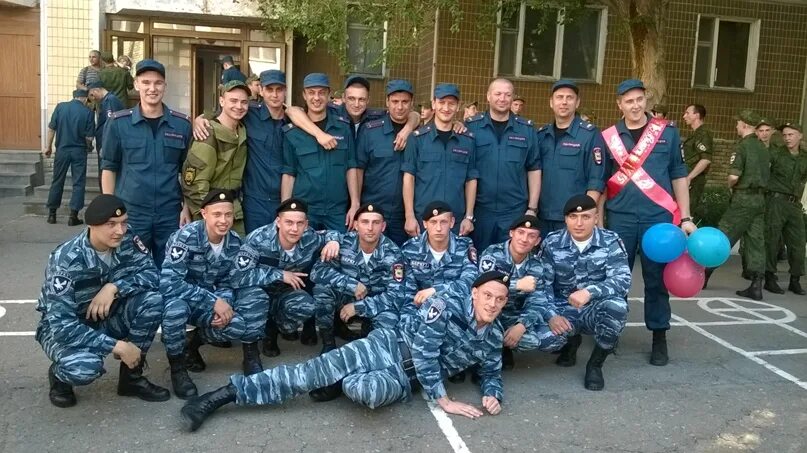 Сотрудник полиции лнр. Сводный полк мвд лнр. синяя форма полиции в лнр 20022. кравченко сергей мвд лнр. алена гизай мвд лнр.