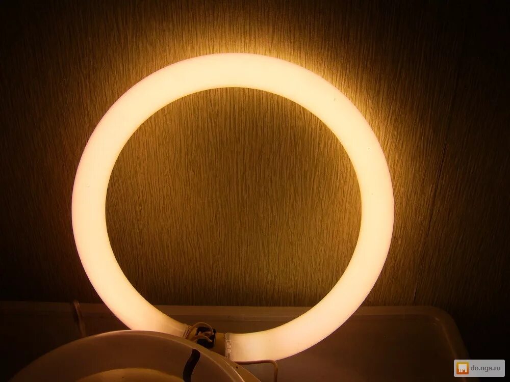 круг из световых линий. светящиеся круги. включи круг свет. круглая подсветка. обои кругами как вспышка.