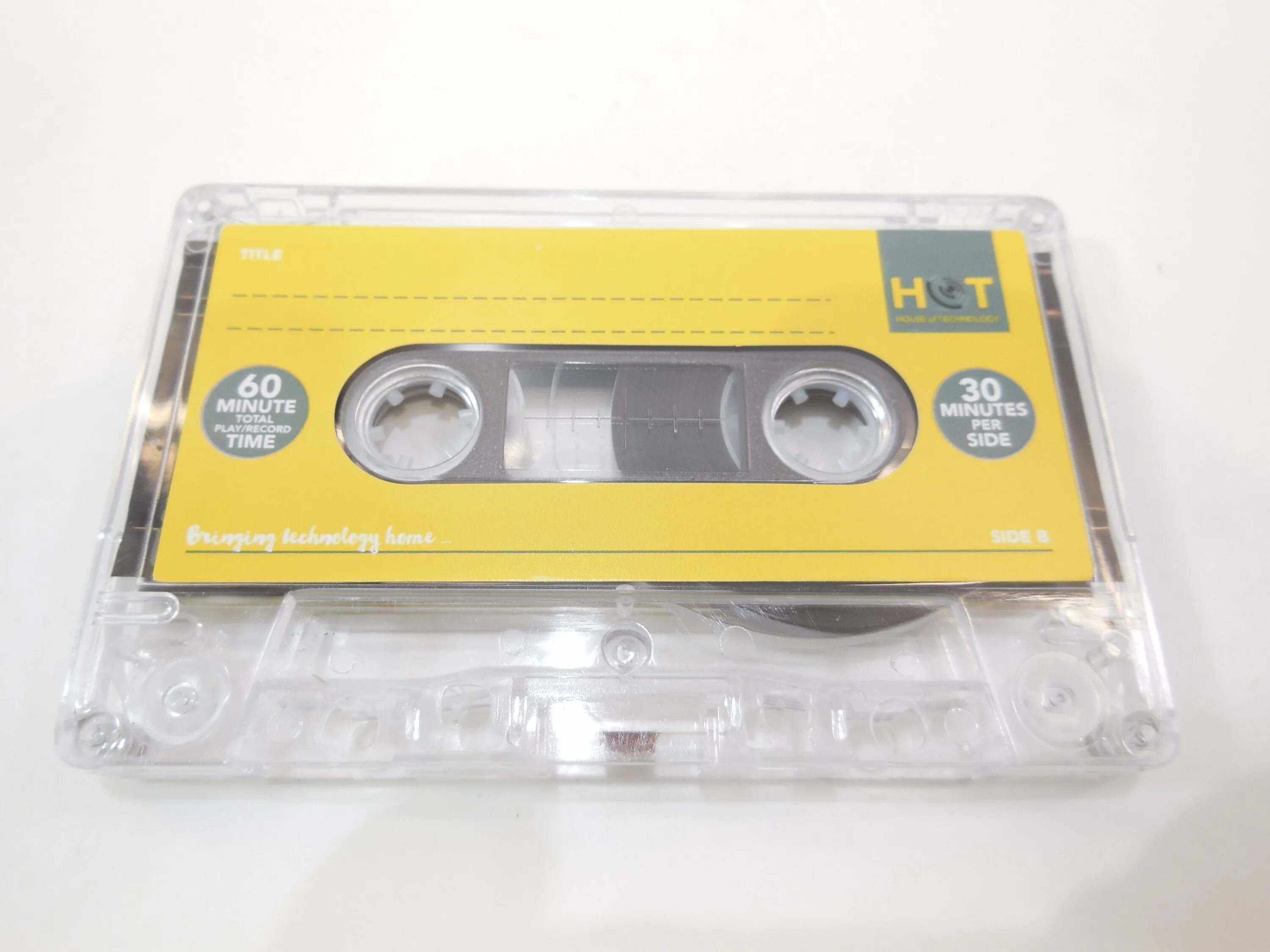 Магнитная кассета. Аудиокассета Twic c-60 Ultra Dynamic Cassette. Mitsubishi Cassette Sixty 60 Adio Tape. Аудиокассета Emgeton c-60 LH. Кассета 60 гигабайт.