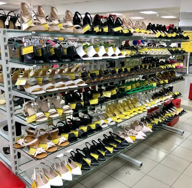 ленинский проспект 37 обувь мрц. адидас раздает 3000 кроссовок. 3000 пар обуви. умные кроссовки. 3000 пар обуви.