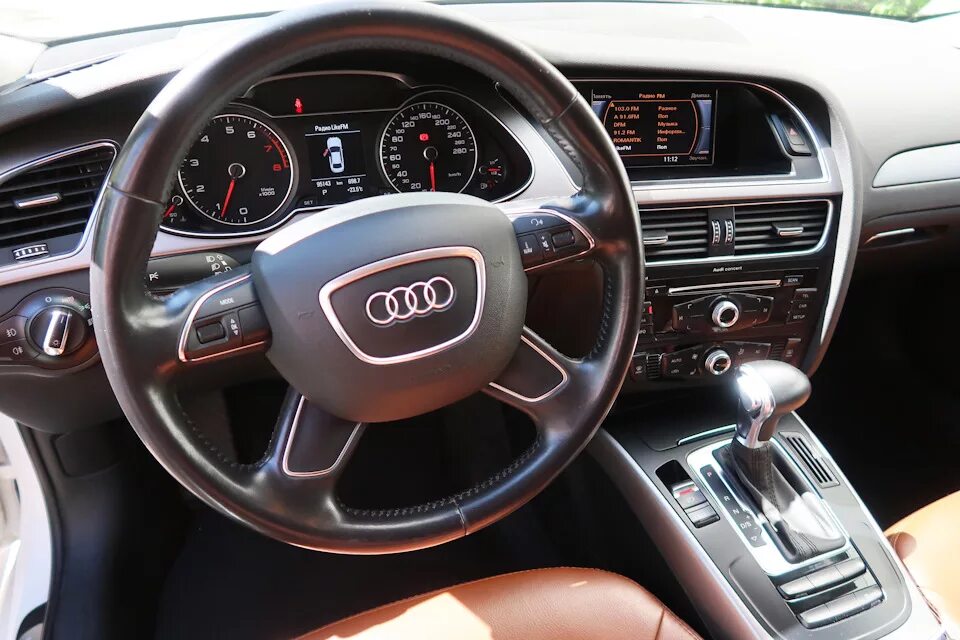 Audi a4 2010 белая. Ауди 4 автомат. Audi a4 b8 ручка акпп. Ауди а4 б6 2002. Ауди а4 2008 года.