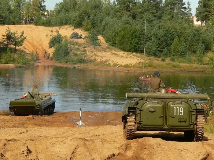 Полигон далама сертолово. Танковый полигон сертолово. День танкиста в сертолово. Полигон гарболово ленинградская область. Танковый полигон сертолово.