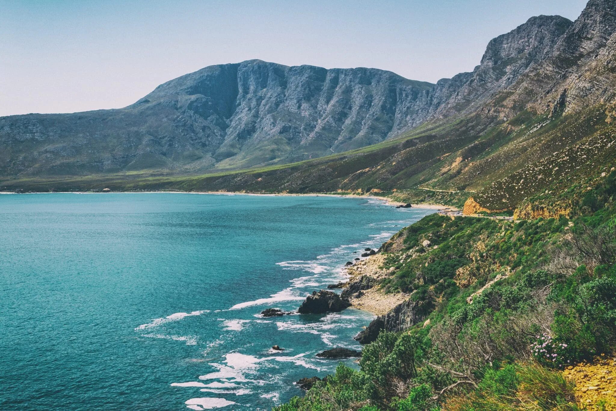 РАСЭЛЬХАЙМА горы и море. Coastal ranges. ЮАР горы и море фотография широкий Формат. Рельеф ЮАР.