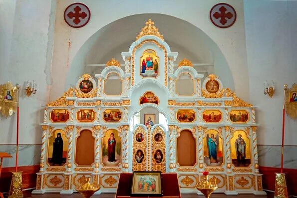 Иконостас храма фото Иконостас собора Рождества Пресвятой Богородицы на заказ работы мастерской"Пал