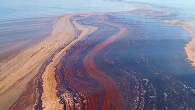 Мазут в черном море фото сверху Обман в 400 тысяч раз: правительство проверит разлив нефти в Черном море Рамбл